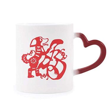 Imagem de Caneca de grés com corte de papel de cachorro ano novo chinês sensível ao calor com mudança de cor vermelha