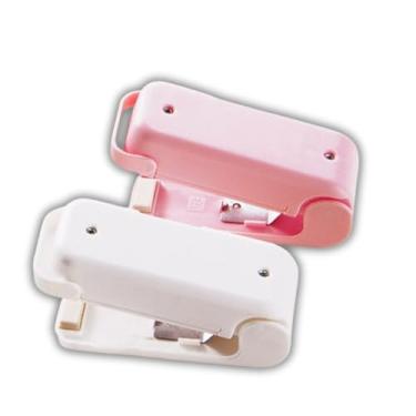 Imagem de Mini Seladora de Embalagens Portátil – Fecha Sacos Plásticos a Vácuo em Segundos | Design Manual, Ideal para Alimentos, Legumes, Snacks e Muito Mais