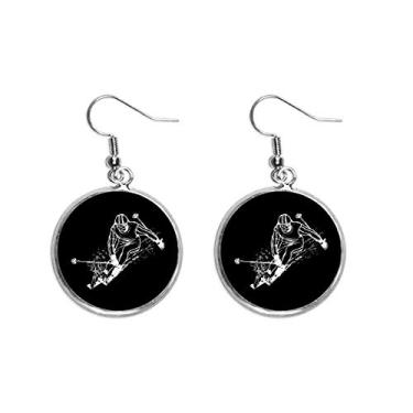 Imagem de Brinco feminino de prata com ilustração de esqui preto para esportes de inverno