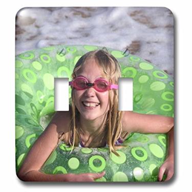Imagem de 3dRose Interruptor duplo lsp_89932_2 Havaí, Kauai, Child Enjoying The Beach US12 Sav0216 Savannah Stewart