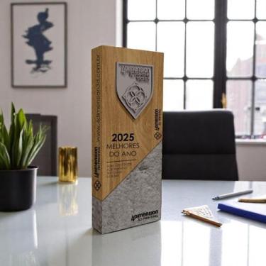 Imagem de Troféu Tower - Torre de madeira com base de concreto - Brasão da sua L