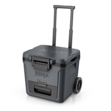 Imagem de Caixa Térmica com Rodas Ninja FrostVault 28 L Cinza escuro Gaveta Dry Zone Isolada