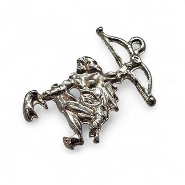 Imagem de Kit 12 Pingentes Ferramenta Oxossi Arco e Erukere 3,5 cm