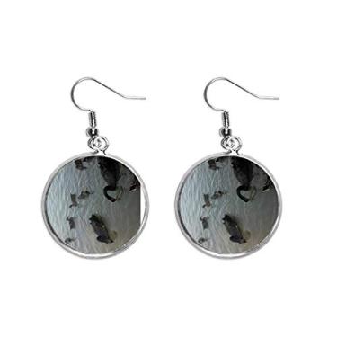 Imagem de Brinco feminino com pingente de orelha de cisne preto