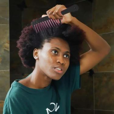 Imagem de Pente de dente largo, pente de cabelo liso desembaraçador de cabo grande para cabelos longos e oleosos e grossos, reduz a perda de cabelo e quebras de danos, pente de estilo de salão para mulheres