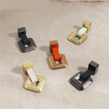 Imagem de HTNAFONI Puxador de porta de guarda-roupa dourado claro de couro sólido orifício único puxador de gaveta criativo, 1 peça (B-K ouro)