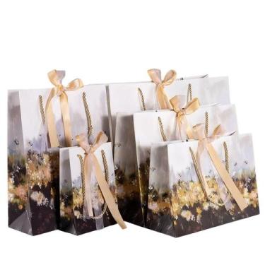 Imagem de Conjunto de sacolas de presente, estilo pintura a óleo, cartolina para