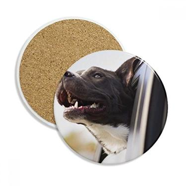 Imagem de Caneca de porta-copos com foto de animal de cachorro preto Caneca de proteção de mesa Pedra absorvente