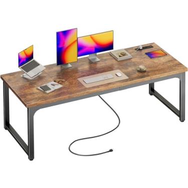 Imagem de Huuger Mesa de 160 x 61 cm com tomadas elétricas e USB-C, mesa de trabalho mais profunda e mais espessa, tubos de metal robustos, mesa de computador, mesa de escritório resistente, mesa de jogos de