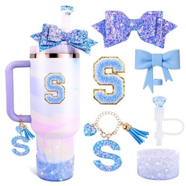 Imagem de Lingdeer Conjunto de acessórios de copo azul para Stanley 850 g e copo de 1,134 g com alça, pingentes de letras, capas de canudo de arco e diamante, bota de silicone com glitter, adesivo personalizado