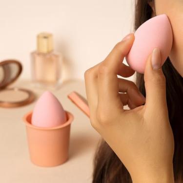 Imagem de Conjunto de esponja de maquiagem – Armazenamento de xícara de café, não absorvente, liquidificador de beleza de alta densidade para uso úmido e seco (rosa)