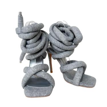 Imagem de Frankie Hsu Sandália feminina de luxo com cadarço na perna no tornozelo, corrente de elos dourados, tiras de PVC transparente, bico redondo, salto alto, Cinza, 36