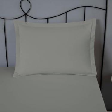 Imagem de Kit 2 Peças Porta Travesseiros dia A dia Percal 180 Fios Cinza (70x50 cm) - 80% Algodão 20% Poliéster com aba Americana.