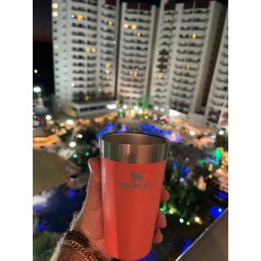 Imagem de COPO TÉRMICO DE CERVEJA STANLEY S/ TAMPA 473 ml, GUAVA