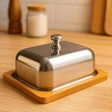 Imagem de Porta Manteiga Inox com Base de Bambu, Prata e Natural, 15x12x6cm, Tampa Removível, Design Elegante, para Cozinha e Mesa