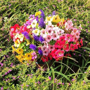 Imagem de SISIMER Flores artificiais de flores falsas para ambientes externos/internos, jardins, pátios, decoração de quintal, 12 pacotes de flores artificiais, plantas artificiais para pendurar no verão e