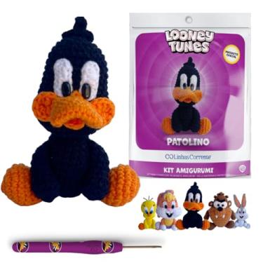 Imagem de Kit Amigurumi Looney Tunes Oficial Linhas Corrente – Coleção Completa com 5 Personagens + Agulha e Receita QRCode (Patolino)