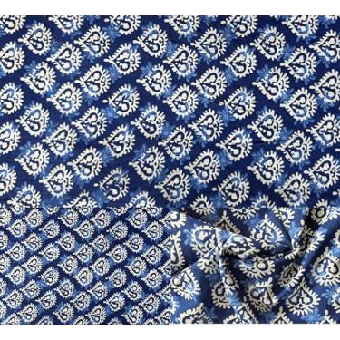 Imagem de Tecido 100% algodão estampado à mão por The Yard PRECUT 1 jarda 44 polegadas de largura para confecção de vestidos e artesanato – Tecido acolchoado de algodão para costura (estampa de folha azul