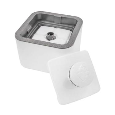 Imagem de Bebedouro Fonte Automático para Pets, 2,5L, Plástico Branco com Filtro de Carvão, USB Bivolt, Silencioso para Cães e Gatos, 19x19x16cm