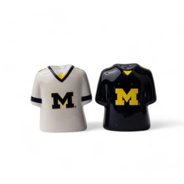 Imagem de The Memory Company | Licenciado NFL Team Jersey Salt n Pepper Shakers, University of Michigan