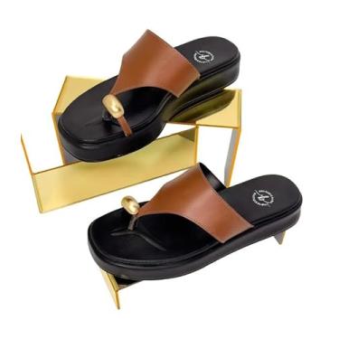 Imagem de PAPETE MARROM COM APLICAÇÃO DOURADA (MARROM, BR, Adulto, Numérico, 38)