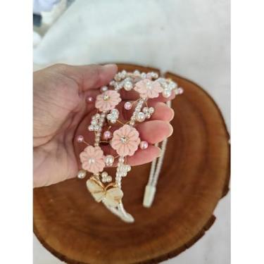 Imagem de Tiara Jardim Encantado com Flores Borboleta e Pérolas (Salmom claro e off)