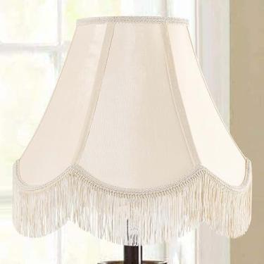 Imagem de GO&SO 1 abajur vitoriano de seda bege amarelado – Design de sino recortado com acabamento de franja, 15 x 33 x 26 cm (ajuste aranha), persiana de substituição de tecido para luminárias de mesa e piso