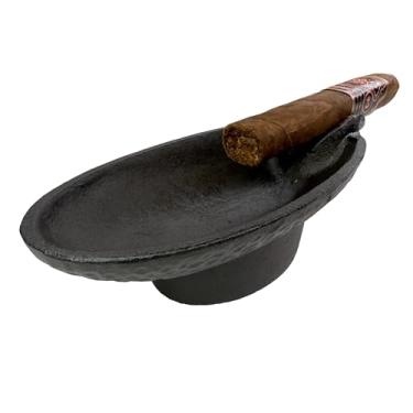 Imagem de Rustic State Maduro Cinzeiro de charuto de ferro fundido para pátio externo com descanso de estribo único, design oval antigo, eliminação de cinzas de ferro forjado ao ar livre com efeito martelado