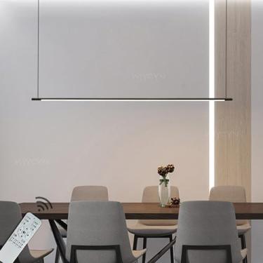 Imagem de Luminária pendente linear preta com intensidade regulável para sala de jantar, luminária pendente moderna de LED para mesa de jantar, lustre com altura ajustável para quarto, escritório ou b