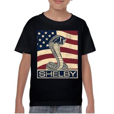 Imagem de Camiseta juvenil com bandeira Shelby Cobra Legend Muscle Car Racing Mustang GT500 GT350 427 Performance Powered by Ford Kids, Preto, G