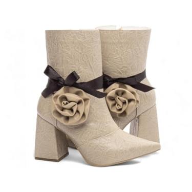 Imagem de TORRICELLA, Bota Bico Fino Cano Médio Salto Grosso Torricella AVS 67069C Tamanho:37;Cor:Bege