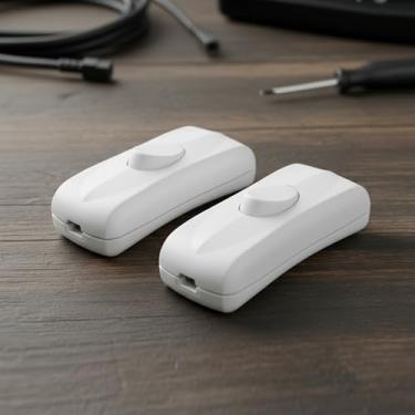 Imagem de Pacote com 2 botões de alimentação em linha brancos com controle de polegar para lâmpadas e dispositivos pequenos - Interruptor CA de dois polos suporta 12 V a 250 V, até 2 A - Conexão rápida de fio