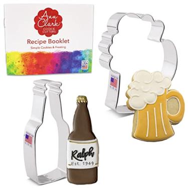 Imagem de Ann Clark Cookie Cutters Conjunto de 2 peças de cortadores de biscoito de coquetel com folheto de receitas, garrafa de cerveja/refrigerante, caneca de cerveja/caneca de cerveja