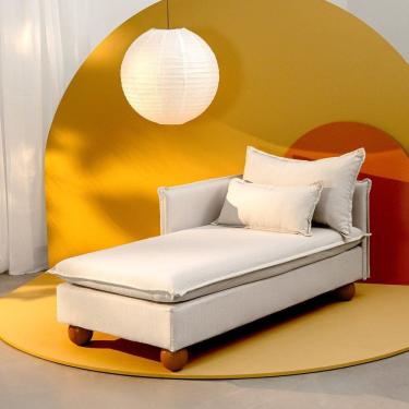 Imagem de Sofá Modular Chaise Braço Lateral com Pé Bolinha Sôma Cabecasa Madeiramadeira Linho Natural