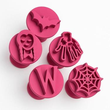 Imagem de Kit Carimbo Marcador Brigadeiros Wandinha Mãozinha Molde Festa Confeit