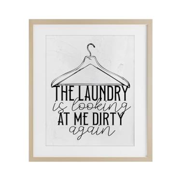 Imagem de Stupell Industries Impressão emoldurada Laundry Is Looking At Me Dirty Birch Under Glass, design de Kim Allen, 53 x 43 cm