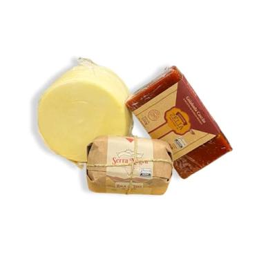 Imagem de Kit Mineirinho Queijo Minas Meia Cura 850g + Goiabada Cascão Zélia 500g + Bala de Doce de Leite 400g - Sabores Tradicionais de Minas Gerais, Perfeito para Presentear, Mesas Gourmet e Acompanhar Cafés