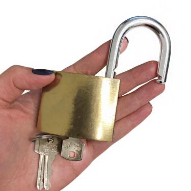 Imagem de Cadeado 63mm Proteção Antifurto com 3 Chaves para Portões e Janelas Segurança Residenci...