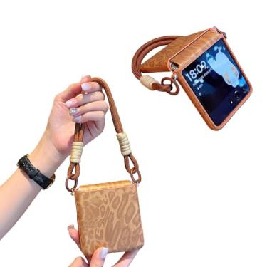 Imagem de YuetWay Capa para Motorola Razr 2024/2025 com alça de mão, para capa de couro com absorção de choque Razr 50/60, capa de telefone portátil antiderrapante (marrom, razr 2024/2025)