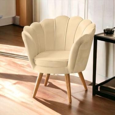 Imagem de Poltrona Pétala Estofada Bege Eucalipto Decorativa