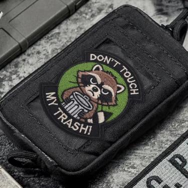 Imagem de Patch de guaxinim de desenho animado engraçado Dont Touch My Lixo bordado, apliques de meme fofos para mochilas, chapéus de caminhoneiro, arreios para cães, coletes militares, jaquetas