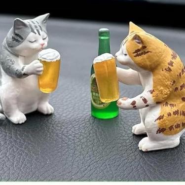 Imagem de Gato de cerveja fofo, 3 peças de acessórios de decoração de interiores automotivos para espelho retrovisor e painel de carro, decoração de anime fofa para casa, jardim, escritório, enfeites engraçados