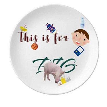 Imagem de Prato de porcelana para homens e meninos com variedades de comida de porco