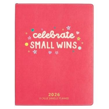 Imagem de Callie Danielle Agenda Celebrate Small Wins 2026, agenda datada de 21 x 28 cm, capa de couro vegano com folha dourada, pastas mensais e semanais