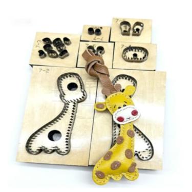 Imagem de YJIUYUANQ Molde de couro de girafa, perfurador DIY e molde de corte de madeira