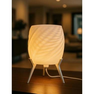 Imagem de Luminária de Mesa Decorativa Moderna, Design Wavy com Ondas Geométricas, Abajur com Base Tripé (Bege)