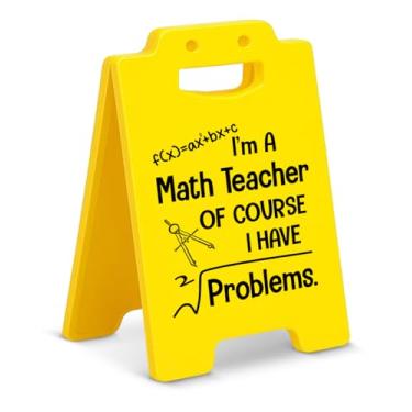 Imagem de Presentes engraçados para professores de matemática para mulheres e homens, placa de mesa I'm a Math Teacher Desk Sign School Office Decor
