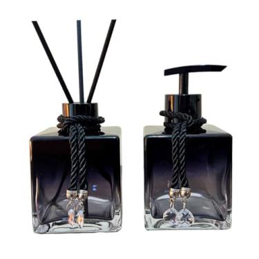Imagem de Kit Difusor e Saboneteira de Vidro 250ml com Varetas e Cordões Decorativos – Aromatizador Luxo Transparente para Banheiro, Lavabo e Presente Elegante (Preto Degrade C/Valvula Preta)