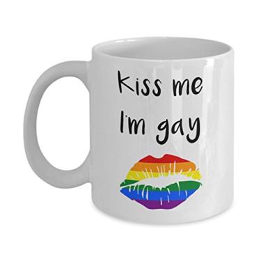 Imagem de Caneca Kiss Me I'm Gay – Caneca de café de cacau quente divertido – ideia de presente de aniversário de Natal