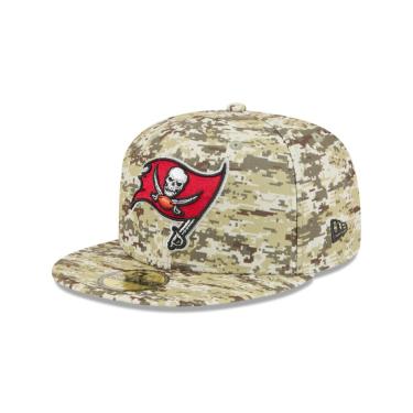 Imagem de BONE NEW ERA 59FIFTY TAMPA BAY BUCCANEERS NFL SALUTE SERVICE 2025 MILITAR-Masculino
